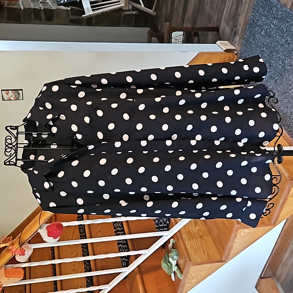 👚ANN TAYLOR NAVY POLKA DOT BLOUSE👚